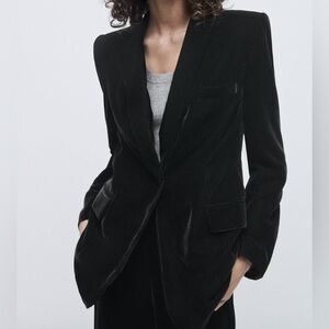 ZARA Straight Cut Velvet Blazer Size XS in black 9219/971